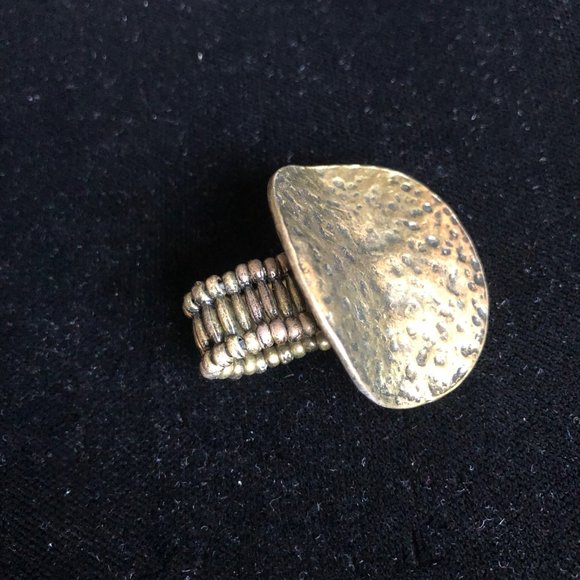 ring - hammered brass - Picture 2 of 4